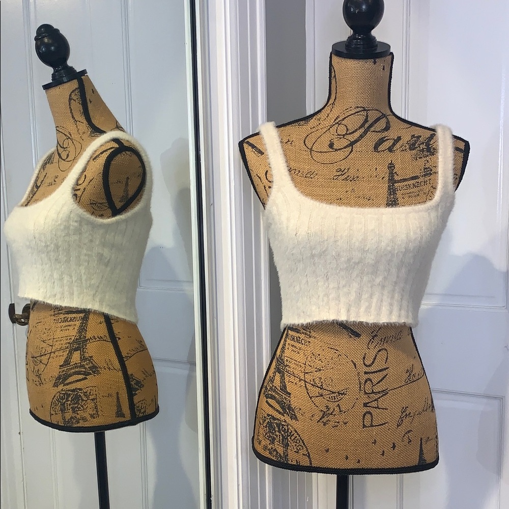 Cotton:On Fuzzy Soft Stretchy Cream Crop Tank Top 100% Reycycled Plastic M